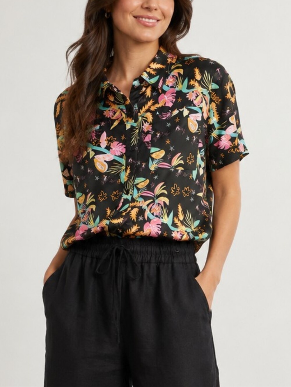 NWT Cinch Waist Tropical Satin Button Down by Fate Size Small